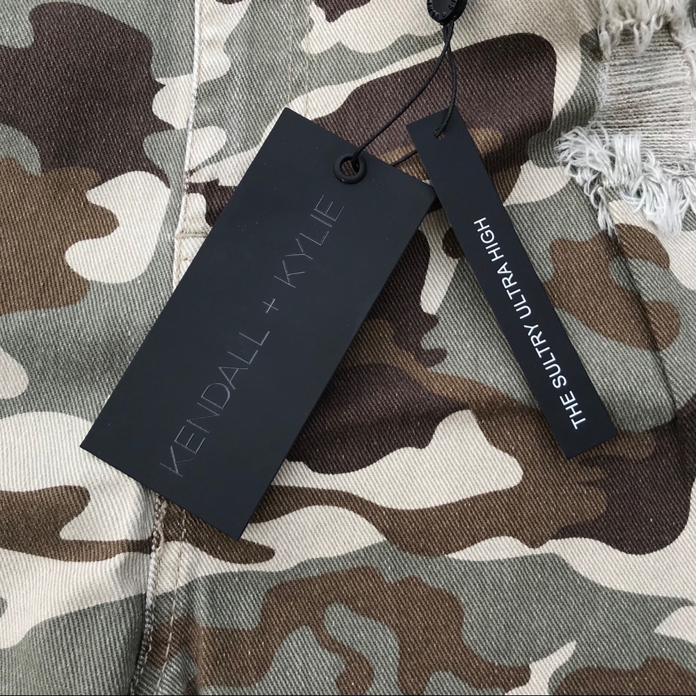 Kendall & Kylie Ulta High Rise Camo Jeans - Picture 6 of 10